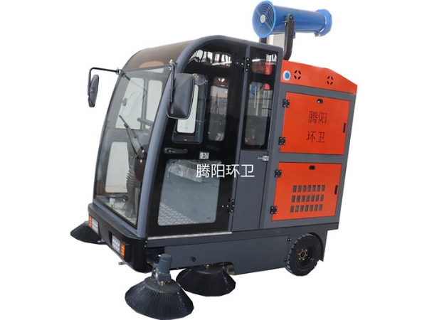 TY-2000型電動(dòng)駕駛式掃地車