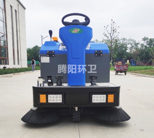 電動(dòng)掃地車:讓環(huán)衛(wèi)工作邁入高能新時(shí)代