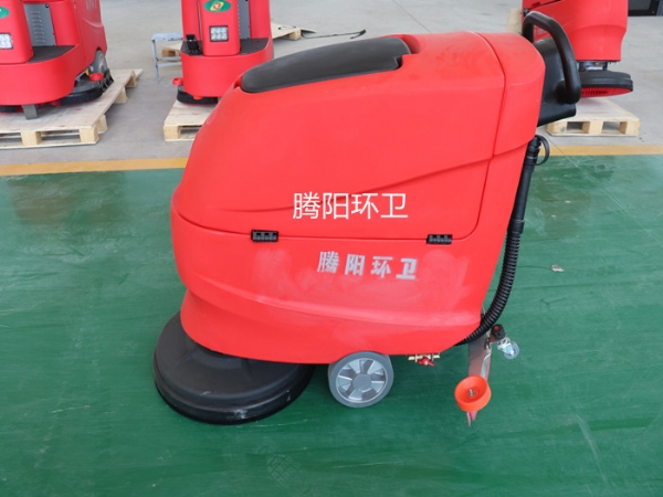 煥新商務空間：騰陽駕駛式洗地車