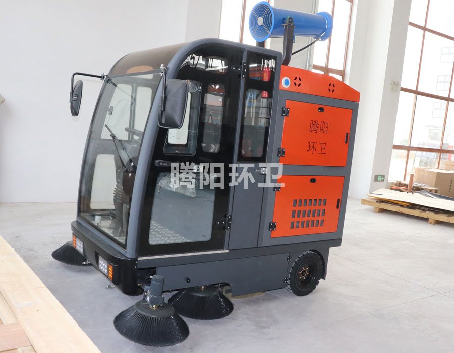 駕駛式電動掃地車